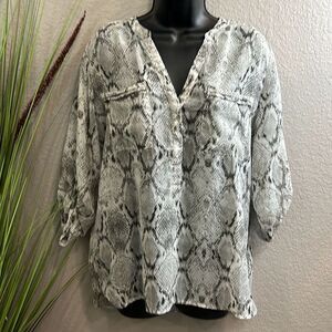 #127 Apt. 9 v-neck, three-quarter sleeves sheer snakeskin blouse, size large